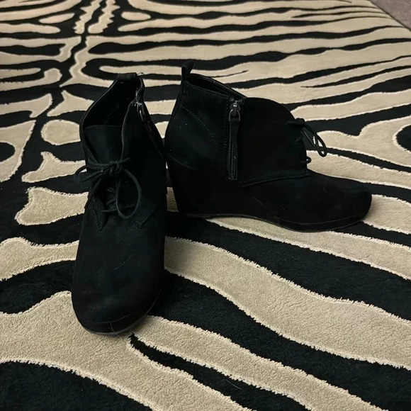 Dolce Vita Booties - Picture 1 of 7